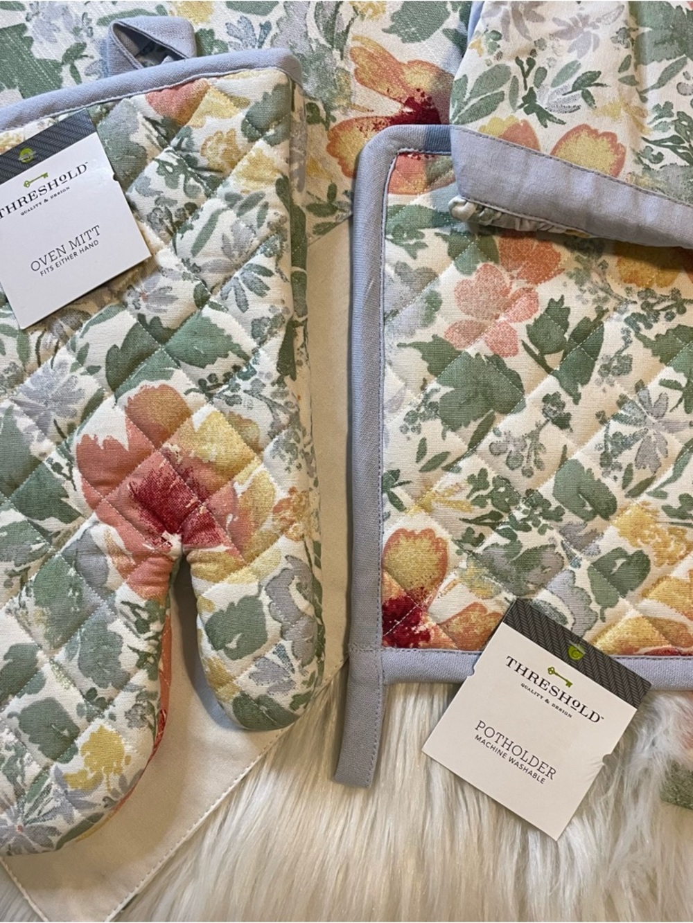 Threshold Ruby Ring Table Linens NWT Bundle - Picture 2 of 11